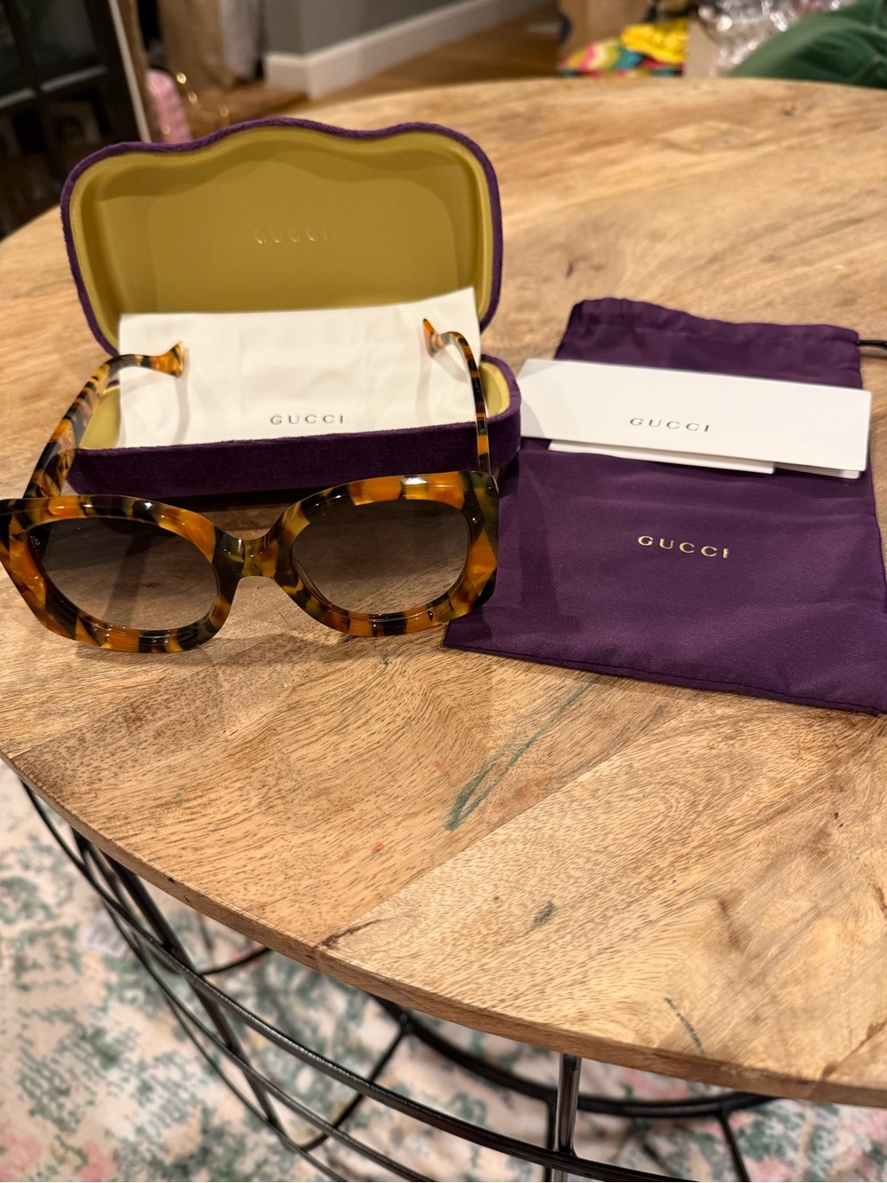 Gucci Tortoiseshell Round Sunglasses in Brown and Black